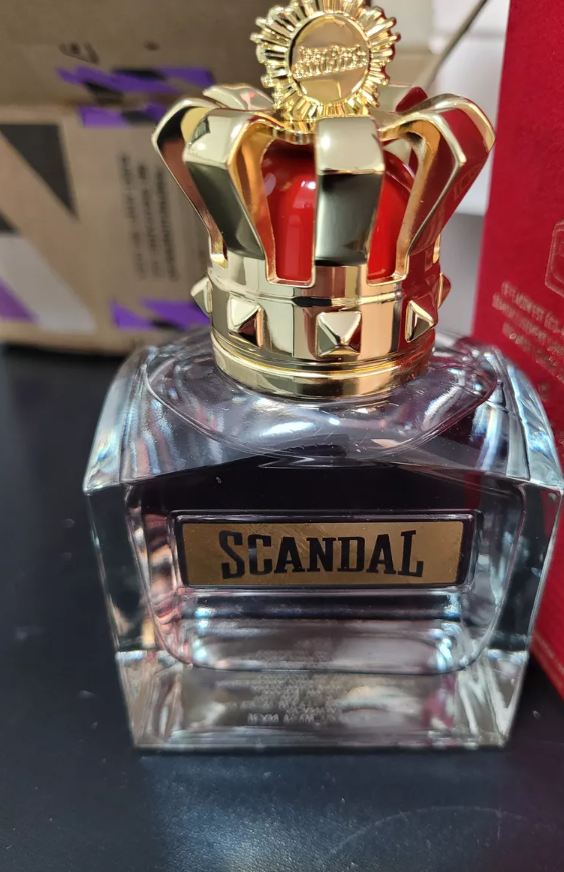 Image #1 de Claire Fontaine