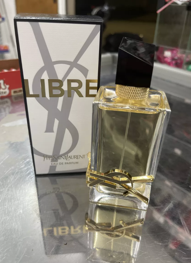 Image #1 de Claire Fontaine